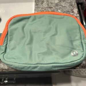 Lululemon belt bag 1L
